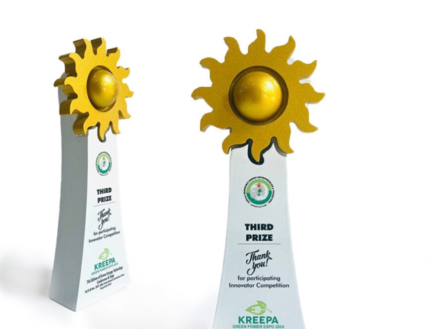 custom mold vs ready-made design mementos
